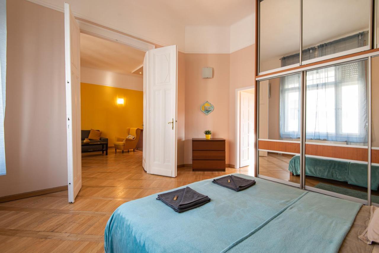 Patrik'S Budapest Center Apartment Bagian luar foto